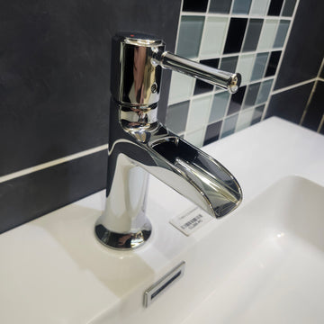 Tubs Floormodel Single Hole Bathroom Faucet Floormodel Clearance As is - 0