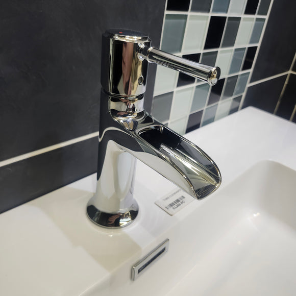 Tubs Floormodel Single Hole Bathroom Faucet Floormodel Clearance As is