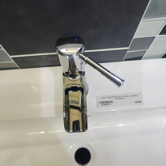 Tubs Floormodel Single Hole Bathroom Faucet Floormodel Clearance As is