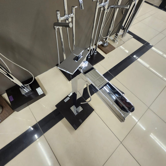 Riobel Floormount Roman Deck Tub Filler Floormodel Clearance As is Trim Only N Side