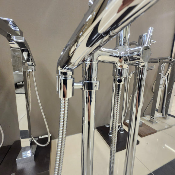 Riobel Cradel Floormount Tub Filler Floormodel Clearance As Is N Side Trim Only