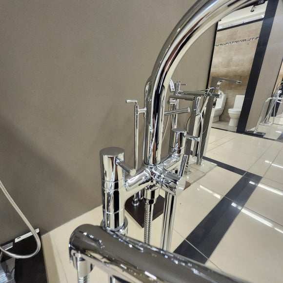Riobel Cradel Floormount Tub Filler Floormodel Clearance As Is N Side Trim Only