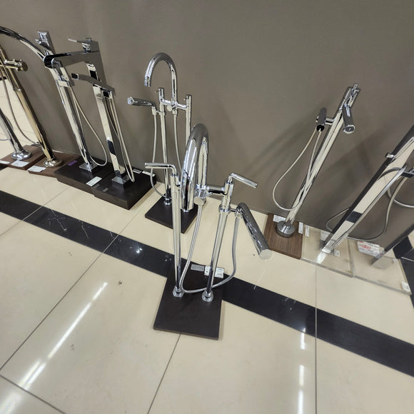 Riobel Riu Floormount Tub Filler Trim Only Floormodel Clearance As Is N Side