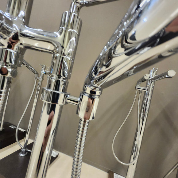 Riobel Riu Floormount Tub Filler Trim Only Floormodel Clearance As Is N Side