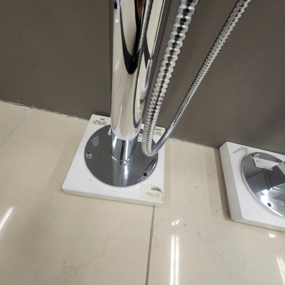 Unity Axent Flair Roman Deckmount Tub Filler Floormodel Clearance as is N Side