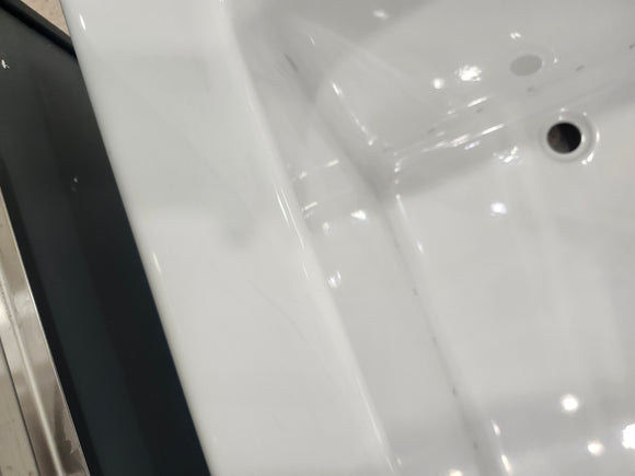 Neptune Freestanding Bathtub 66 x 36 Air Side Ametys White AM3260A Floormodel As is Etobicoke
