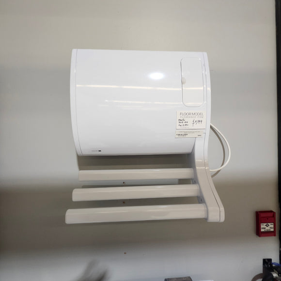 Convectair Heater 24 x 20 750/1000W 120V Jaxx White with Towel Warmer Floormodel as is i15