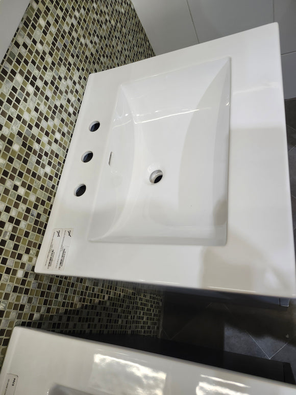 24" Dezign Market Shaker Vanity & Countertop Combo with Mirror (as is)