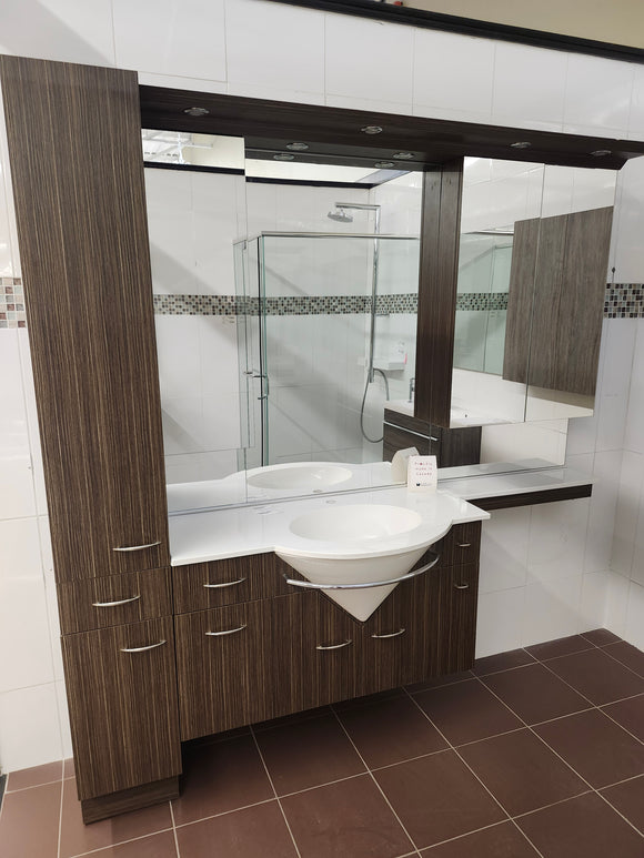 82" Vanico Avanti Vanity Combo (as is) l5