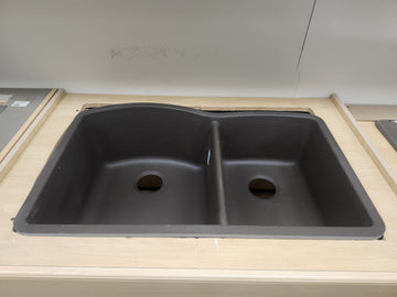 BLANCO Diamond SILGRANIT 32-in 60/40 Double Bowl Undermount Kitchen Sink - Volcano Grey Floormodel as is 400585