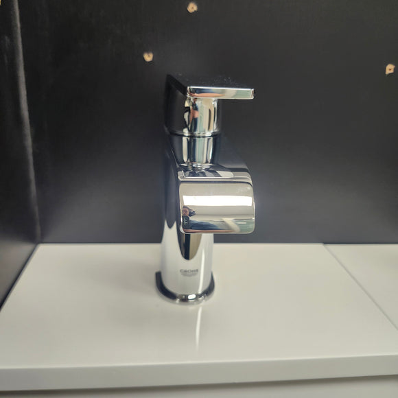 Grohe Eurostyle Cosmopolitan Single Hole Faucet Sold as is Floormodel Clearance (153)
