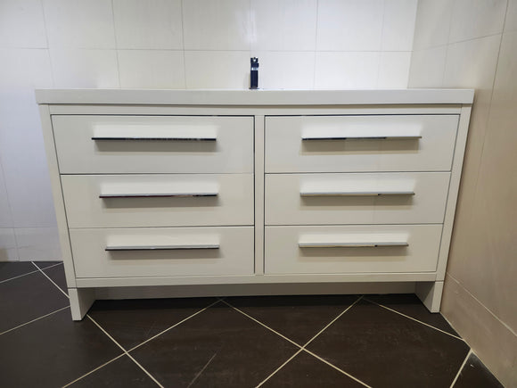 60" Aura Vanity with Countertop Combo (as is)