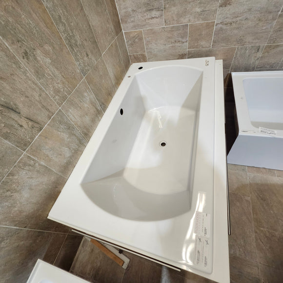 Primula Alcove 65 x 35 Built In Bathtub White 4066AA1 Floormodel Clearance as is M10