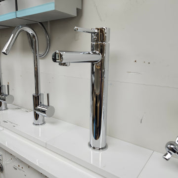 Single Hole Bathroom Faucet with Lever Handle Floormodel As Is