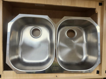 Franke Compact Series CPX120 29 Inch Undermount Double Bowl Stainless Steel Sink with 18-Gauge and Polished Finish Kitchen Sink Floormodel Clearance As is