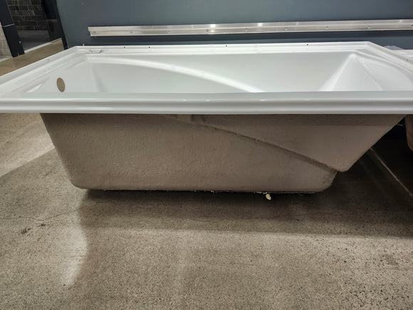 Produits Neptune N00023012 built in bathtub  30 x 60 Floormodel Clearance As Is Etobicoke