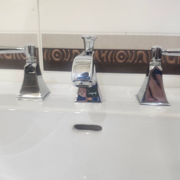 8CC 3 Hole Classic Bathroom Vanity Faucet Floormodel Clearance As Is