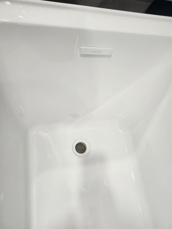 Aura Alcove Tub with Skirt Floormodel Clearance with Skirt Left Hand Drin As is 60 x 32 forma