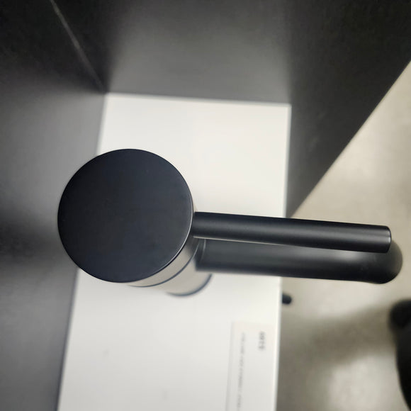 Vida Dax Single Hole Matte Black Faucet Floormodel Clearance Sold as is (153)