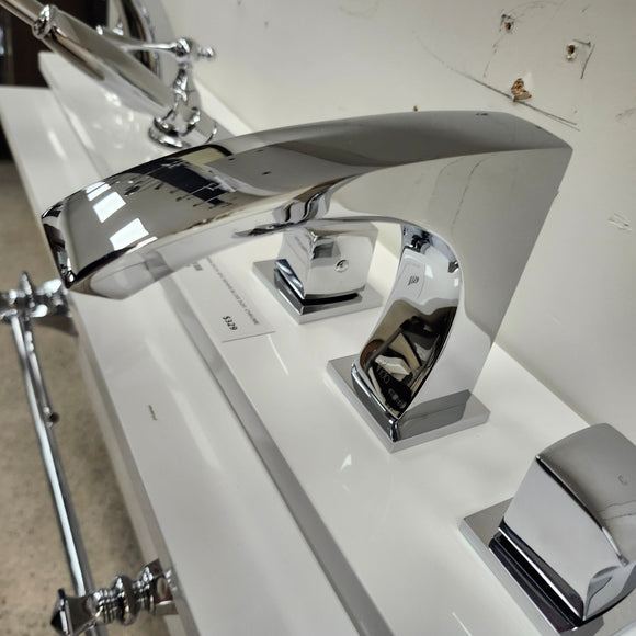 Vida Blois Roman Deck 4pc Bathroom Tub Faucet Square Chrome Floormodel Sold as is