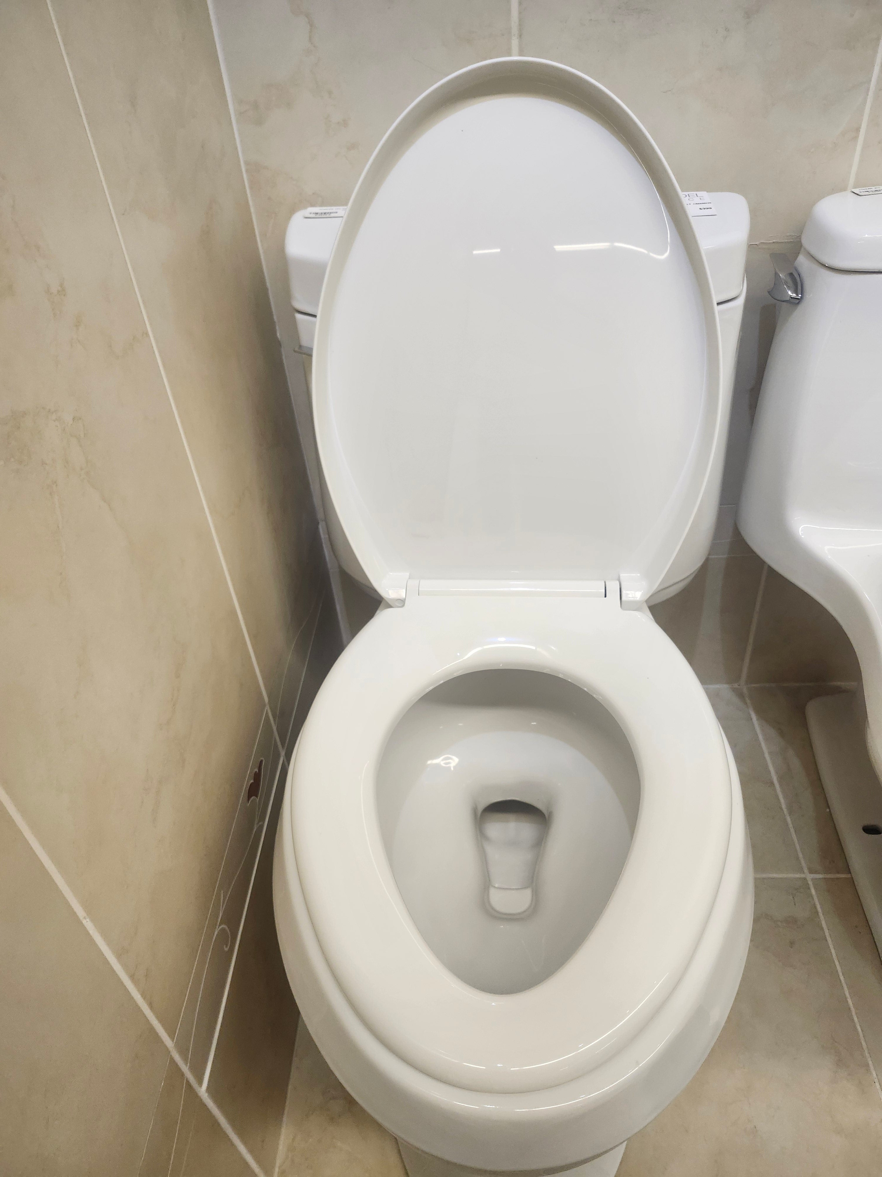 Kohler 1pc Cimarron Elongated Toilet (as is)