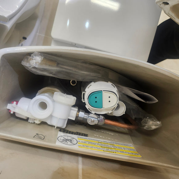 Kohler 2pc Elongated Toilet with Seat Floormodel Clearance as is K4472 K4308  I12