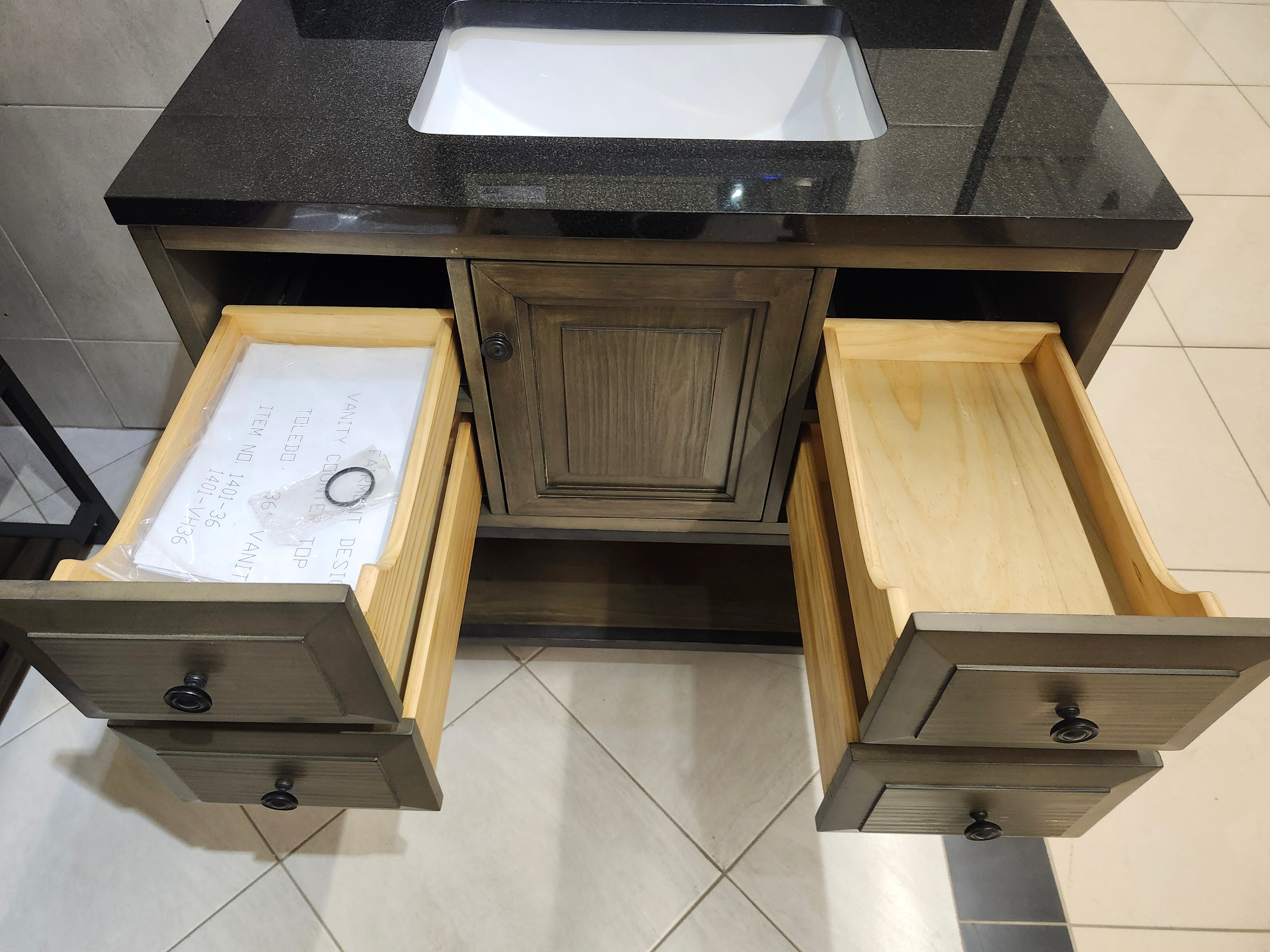36" Fairmont Toledo Vanity & Countertop Combo with Mirror (as is)