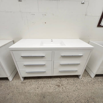 Vida 60 Inch Bathroom Vanity and Urban Sink Top Floormodel Clearance sold as is (212)