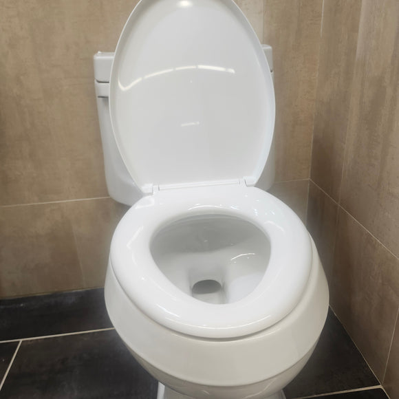 Kohler Cimarron 1pc Skirted Toilet Comfort Height White K3619 Floormodel Clearance As Is (H17)