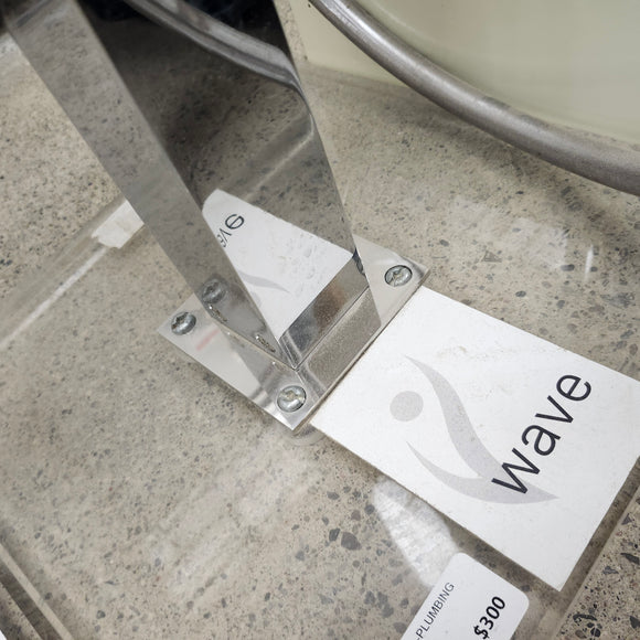 Vida Wave Floormount Tub Filler with Hand Held Shower Head and Lever Handle Floormodel Clearance as Is