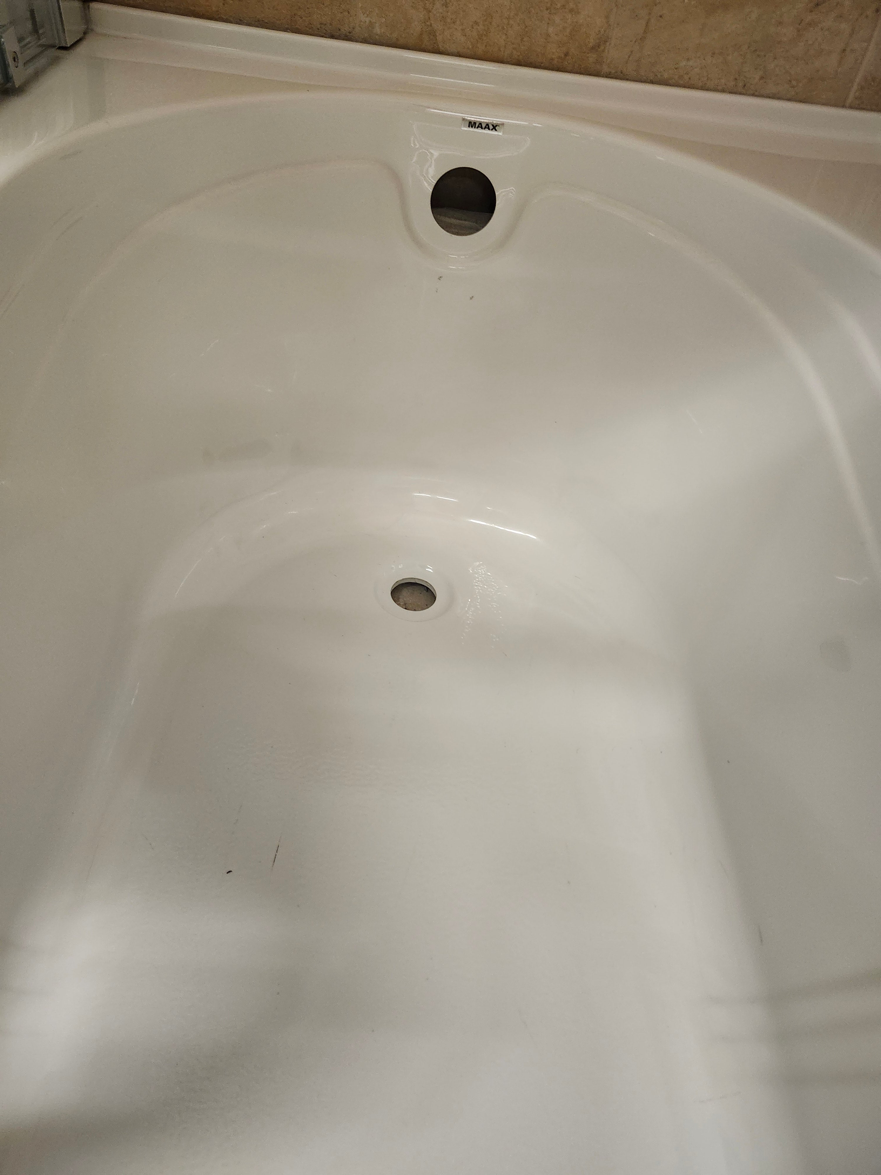 Maax 60 x 32 built in bathtub and vida tub door (as is)