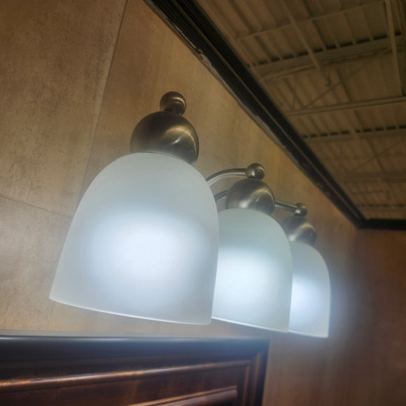 Sea Gull Bathroom Lighting Fixture Floormodel Clearance As Is (H17)