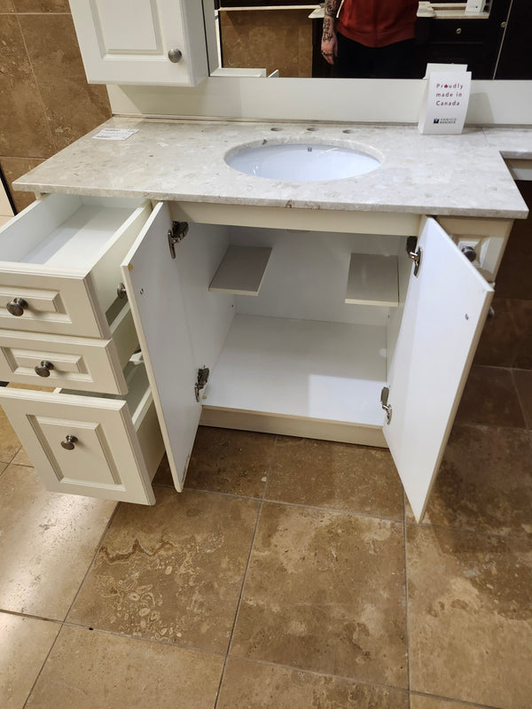 67" Vanico Classic 3000 Vanity Combo (as is)