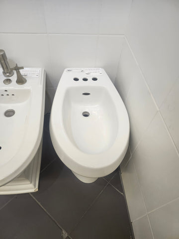 Kohler Amaretto White Bidet (as is)