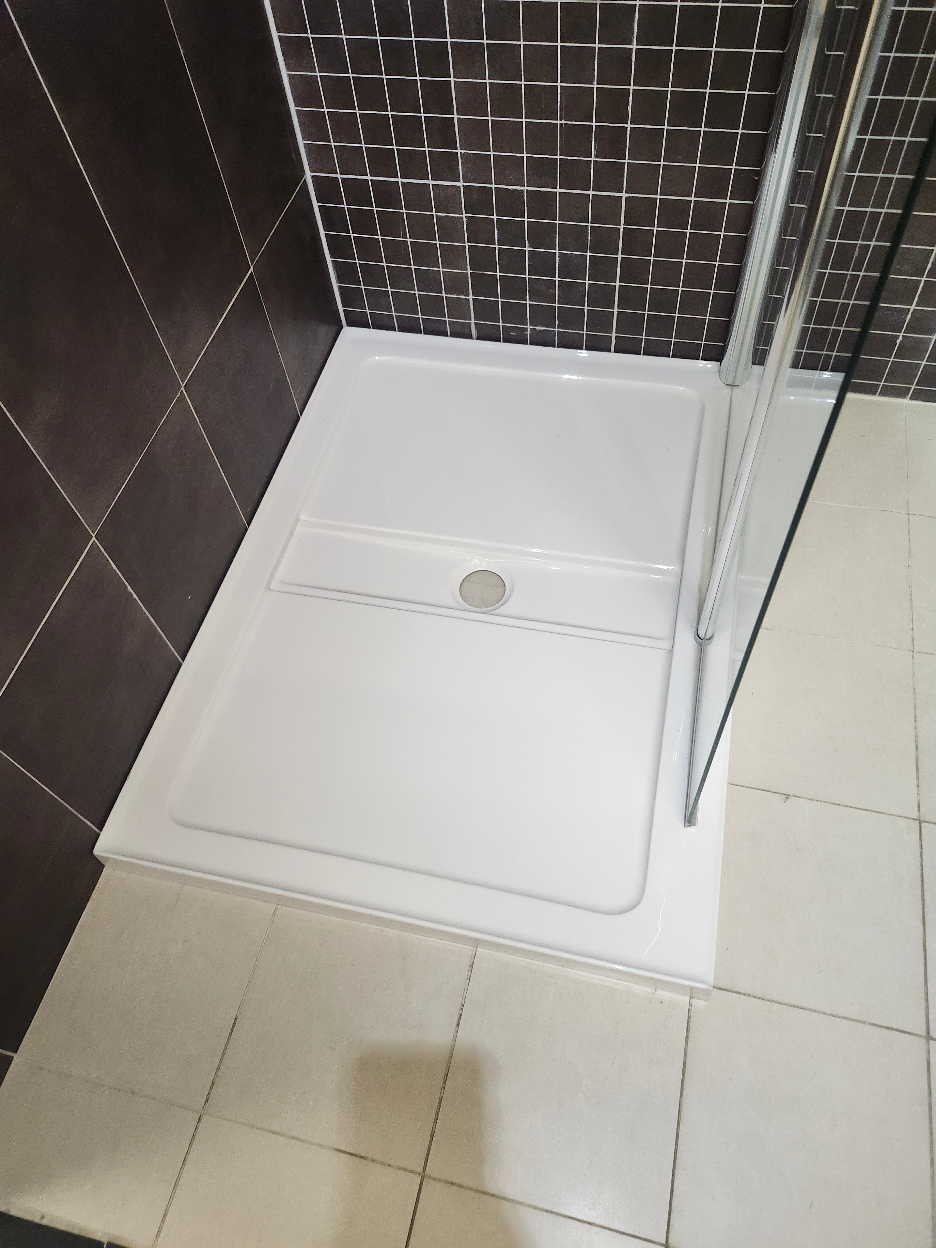 Vida 48 x 36 shower bsae and vida shower door (as is)