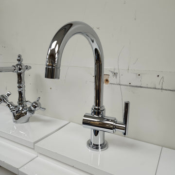 Grohe Single Hole hot or cold water Faucet with Lever Handle Floormodel As Is