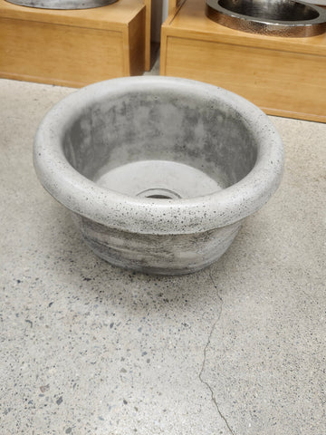 Native Trails 16 inch round drop bar sink Floormodel Clearance As is Etobicoke pozo
