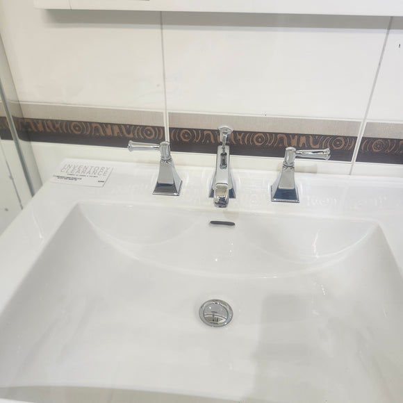 8CC 3 Hole Classic Bathroom Vanity Faucet Floormodel Clearance As Is