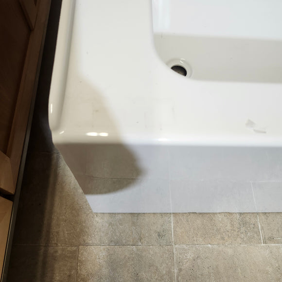 Produits Neptune 60 x 32 Pia Left Hand Alcove Bathtub with Skirt Floormodel Clearance as is m10