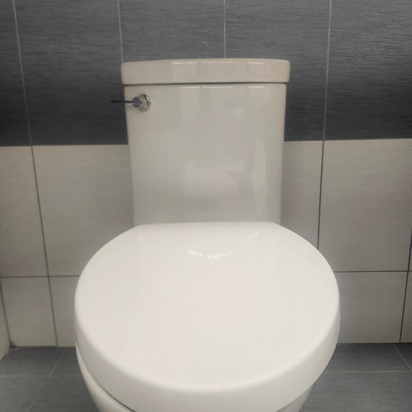 American Standard Boulevard Elongated Right Heigh 4.8lt White Toilet Floormodel Clearance as is J10