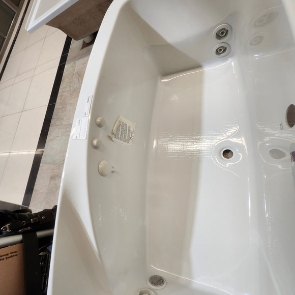 Maax Eterne 72 x 36 True Whirlpool Bathtub Floormodel Clearance As is Samor M10 101317100