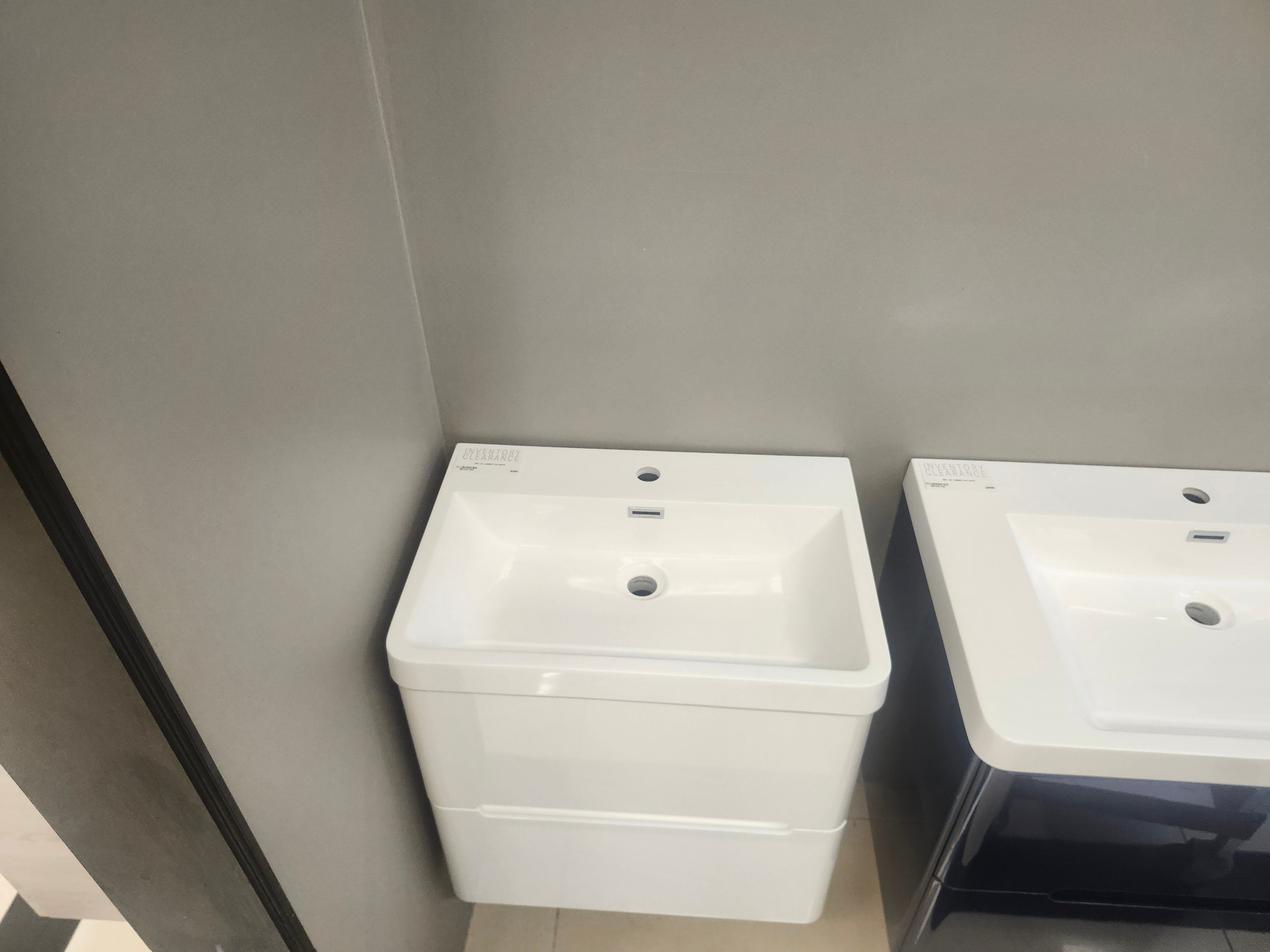 24" Geo White Wall Vanity with Countertop Combo (as is)
