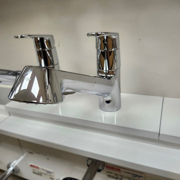 Grohe Kitchen Faucet with Extending Faucet Head Chrome Floormodel Clearance As Is