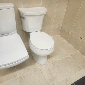 Kohler 2pc Toilet with Seat Floormodel Clearance as is K4467 K4197 K4639  I12