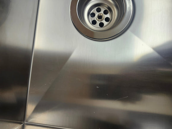 Blanco PRECISION R0 33 in. 60/40 Double Bowl Undermount Stainless Steel Kitchen Sink 400473 Floormodel Clearance As is