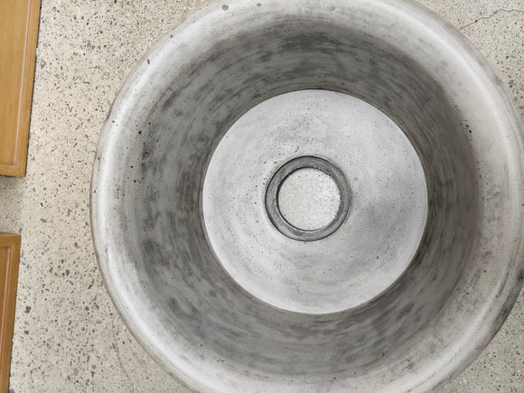 Native Trails 16 inch round drop bar sink Floormodel Clearance As is Etobicoke pozo