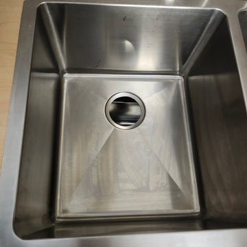 Vida Undermount 32 x 18 Kitchen Sink 2 Bowl and Colander Floor Model Clearance m10 - 0