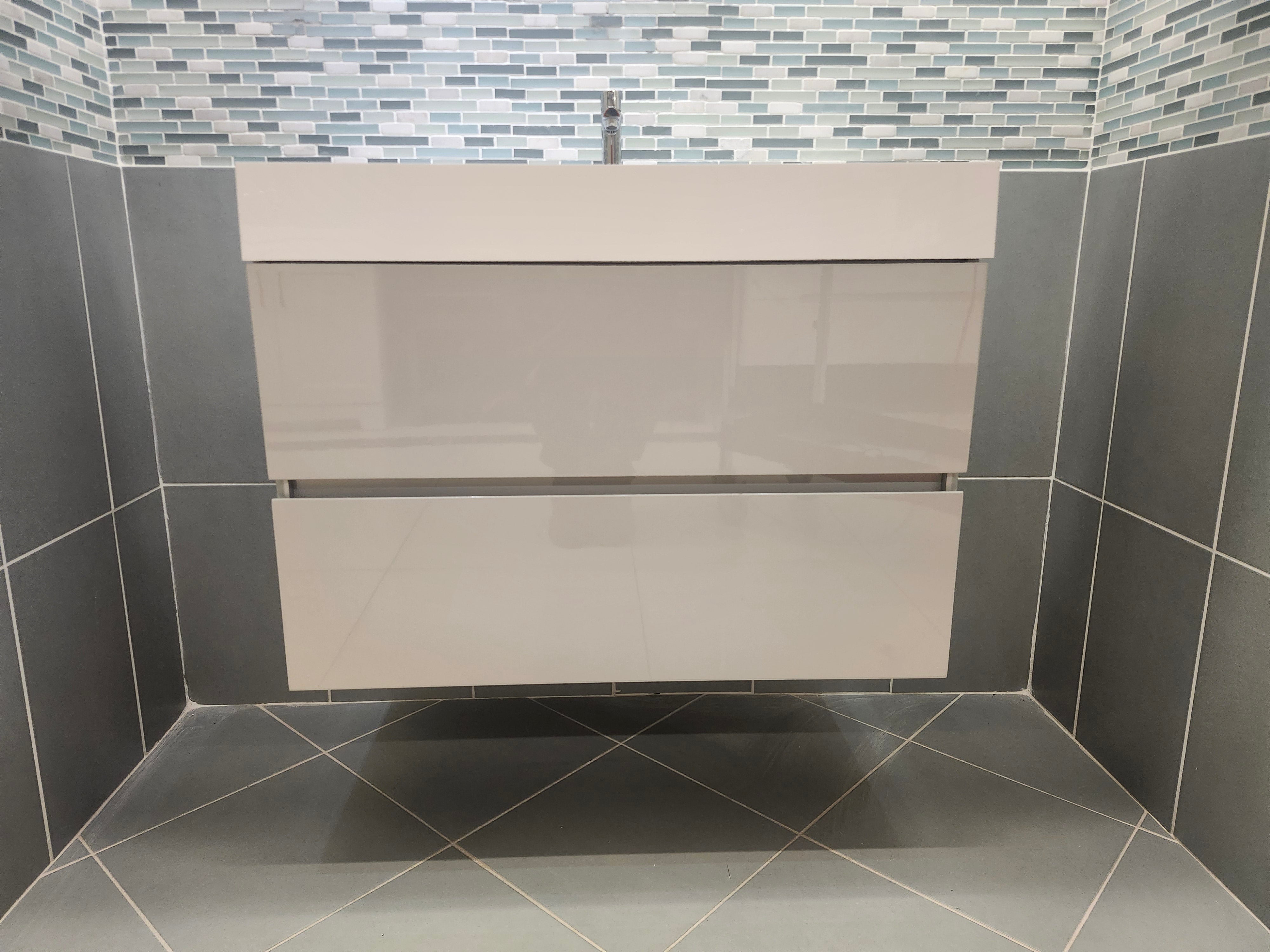 31" Moda Smoke Wall Vanity with Countertop Combo (as is) - 0