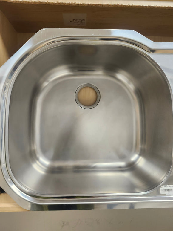 Undermount Stainless Steel Kitchen Sink 2 Bowl 38 1/4 x 21 1/4 With basket Floormodel Clearance As is