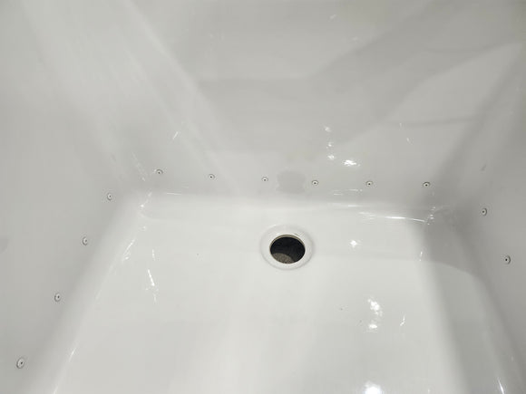 Neptune Freestanding Bathtub 60 x 32 Air Side Ametys White AM3260A Floormodel As is Etobicoke
